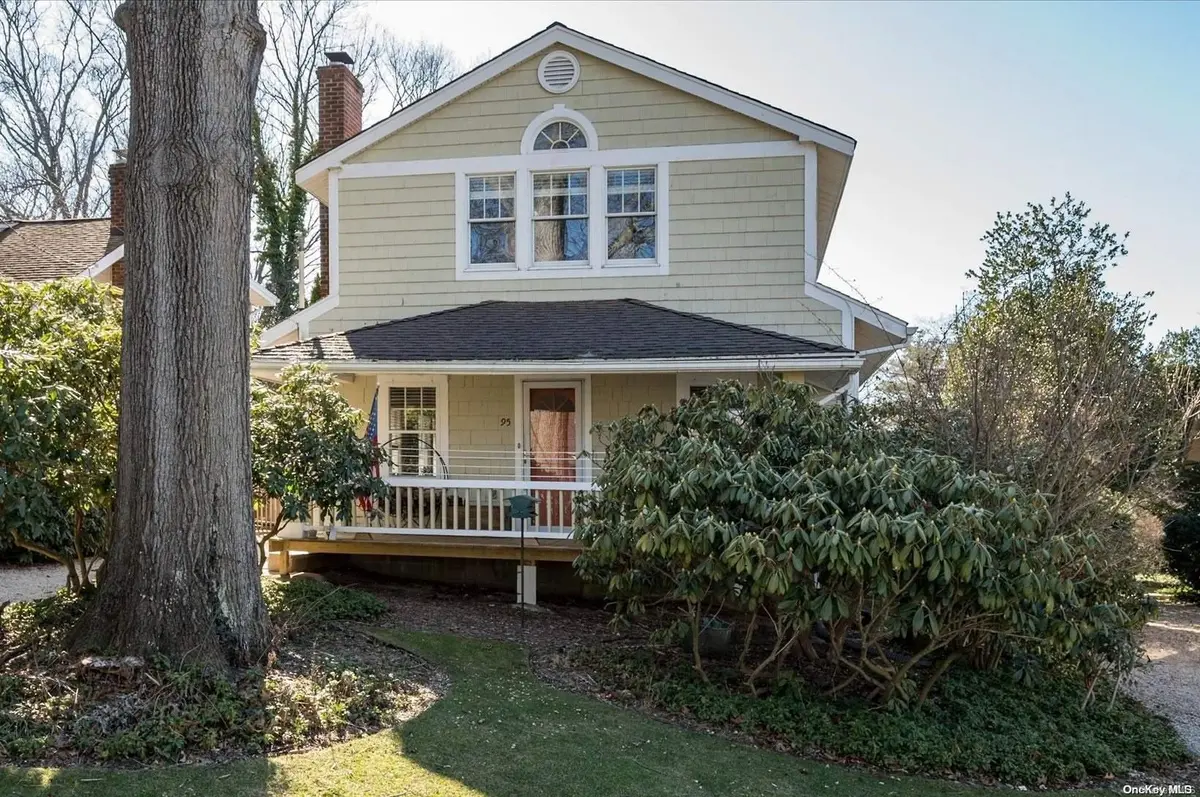 95 Willow AVE, Huntington, NY 11743