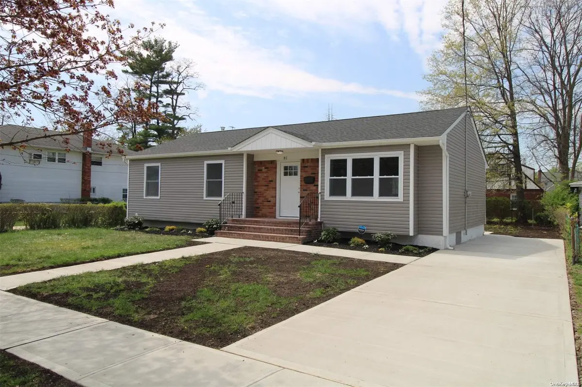 81 Green AVE, Hempstead, NY 11550