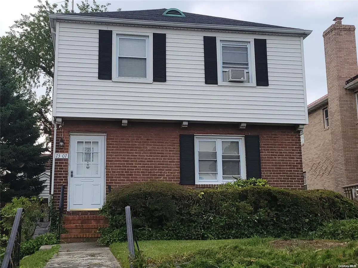 73-07 183rd ST, Fresh Meadows, NY 11366