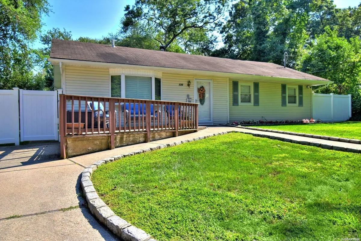 136 Patchogue AVE, Patchogue, NY 11772