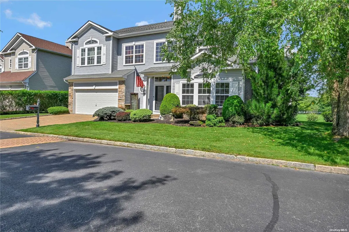 72 Hamlet DR #72, Mount Sinai, NY 11766