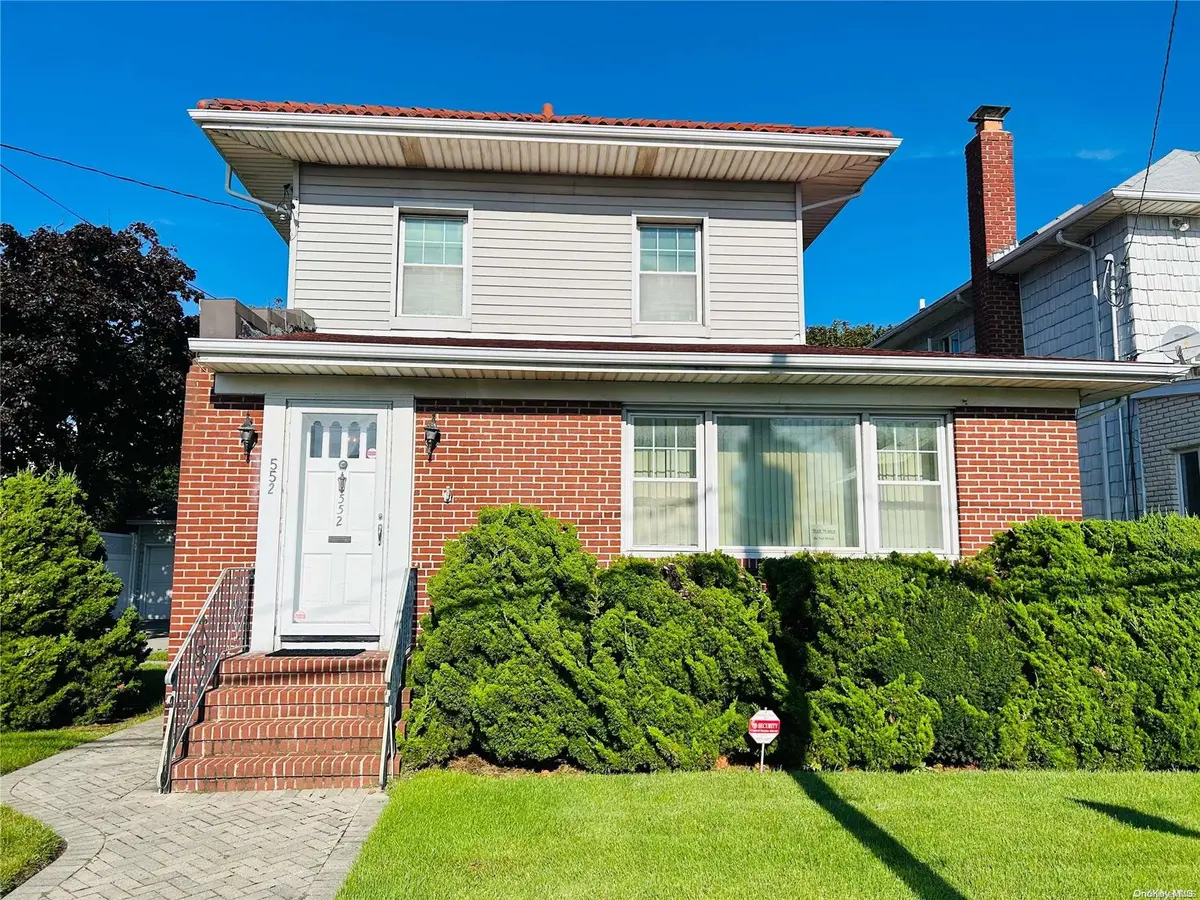 552 Beach 131st ST, Belle Harbor, NY 11694
