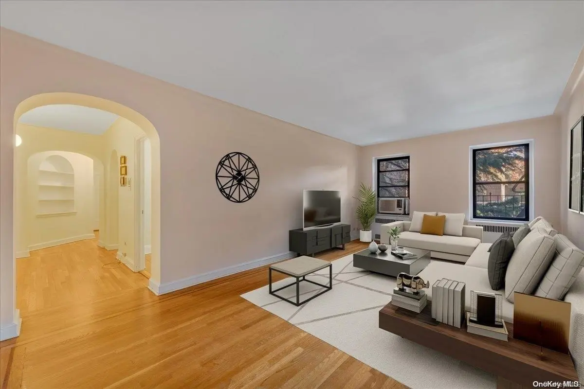 25-40 31 AVE #1L, Astoria, NY 11106