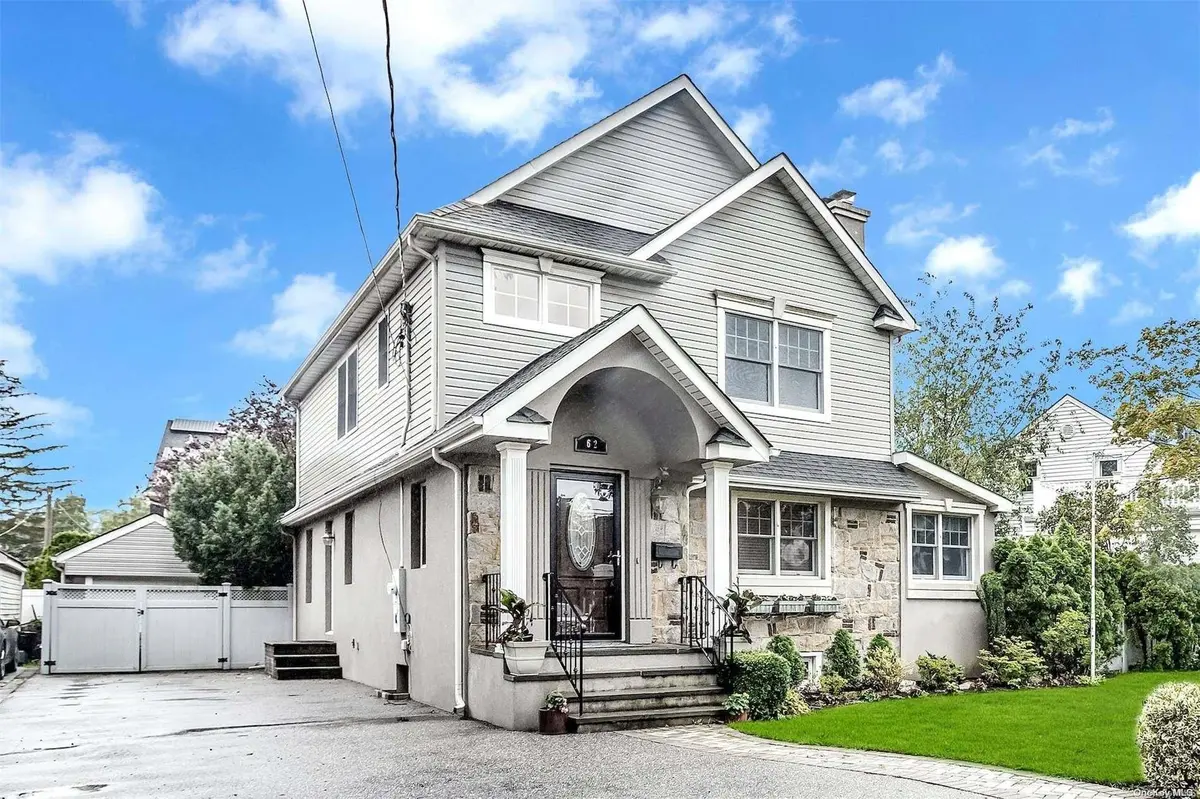 62 Hawthorne ST, Lynbrook, NY 11563