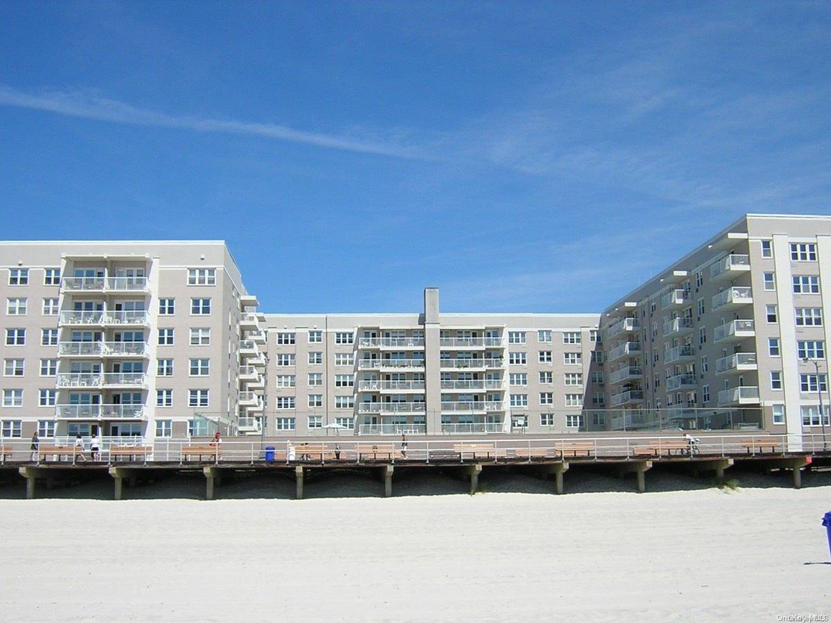 522 Shore Rd RD #2DD, Long Beach, NY 11561
