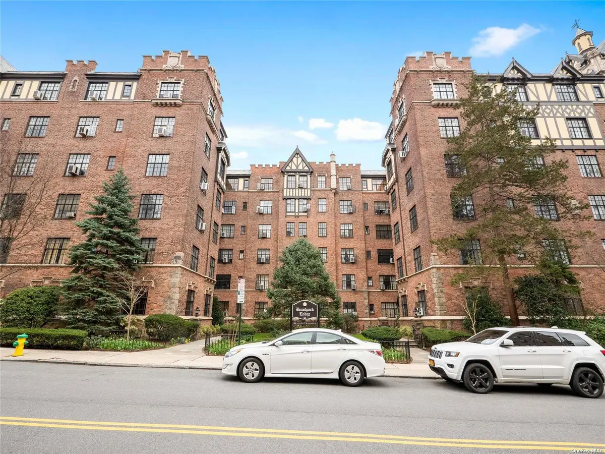 2 Westchester AVE #4L, White Plains, NY 10601