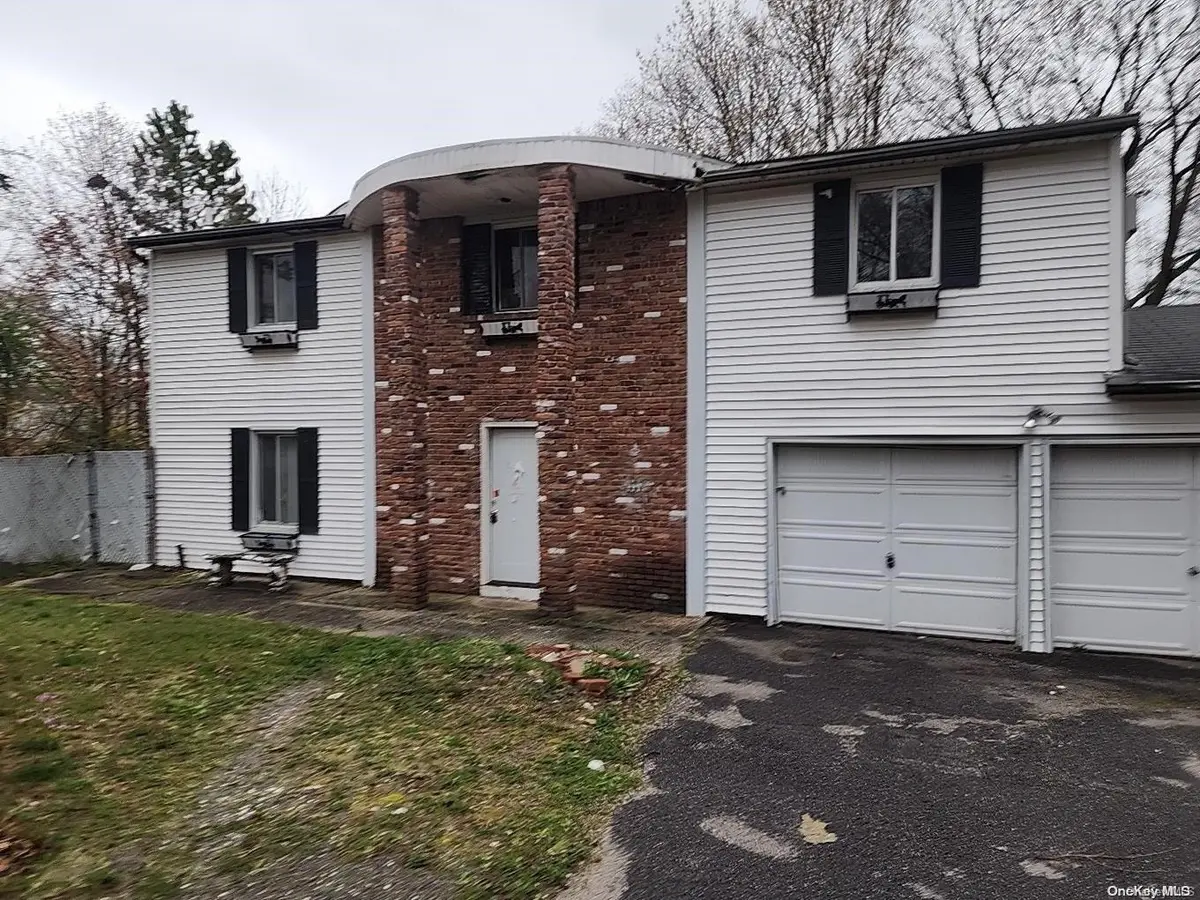 1 Linden Street, Coram, NY 11727