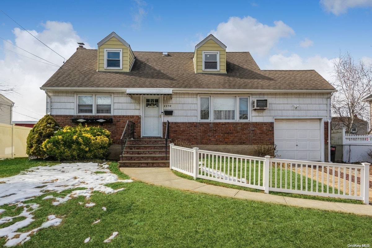 2498 Freeport ST, Wantagh, NY 11793