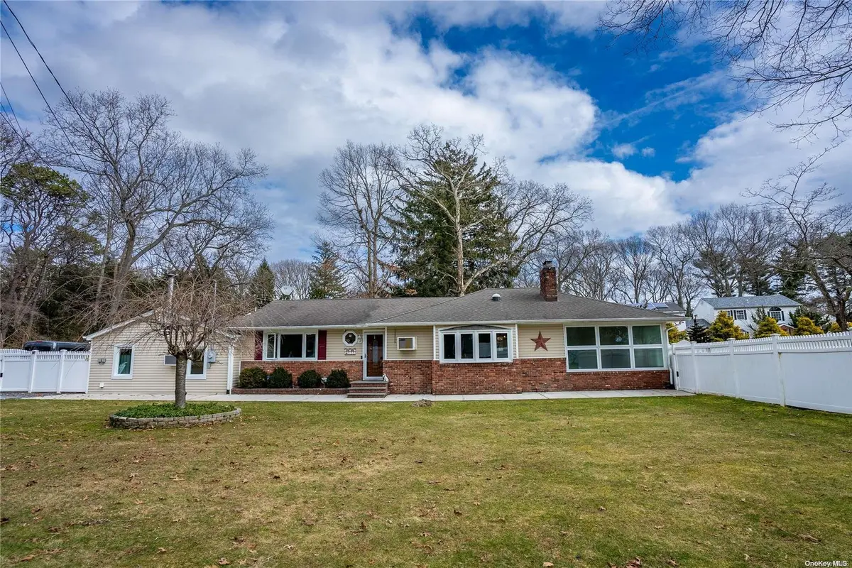 525 Park AVE, Centereach, NY 11720
