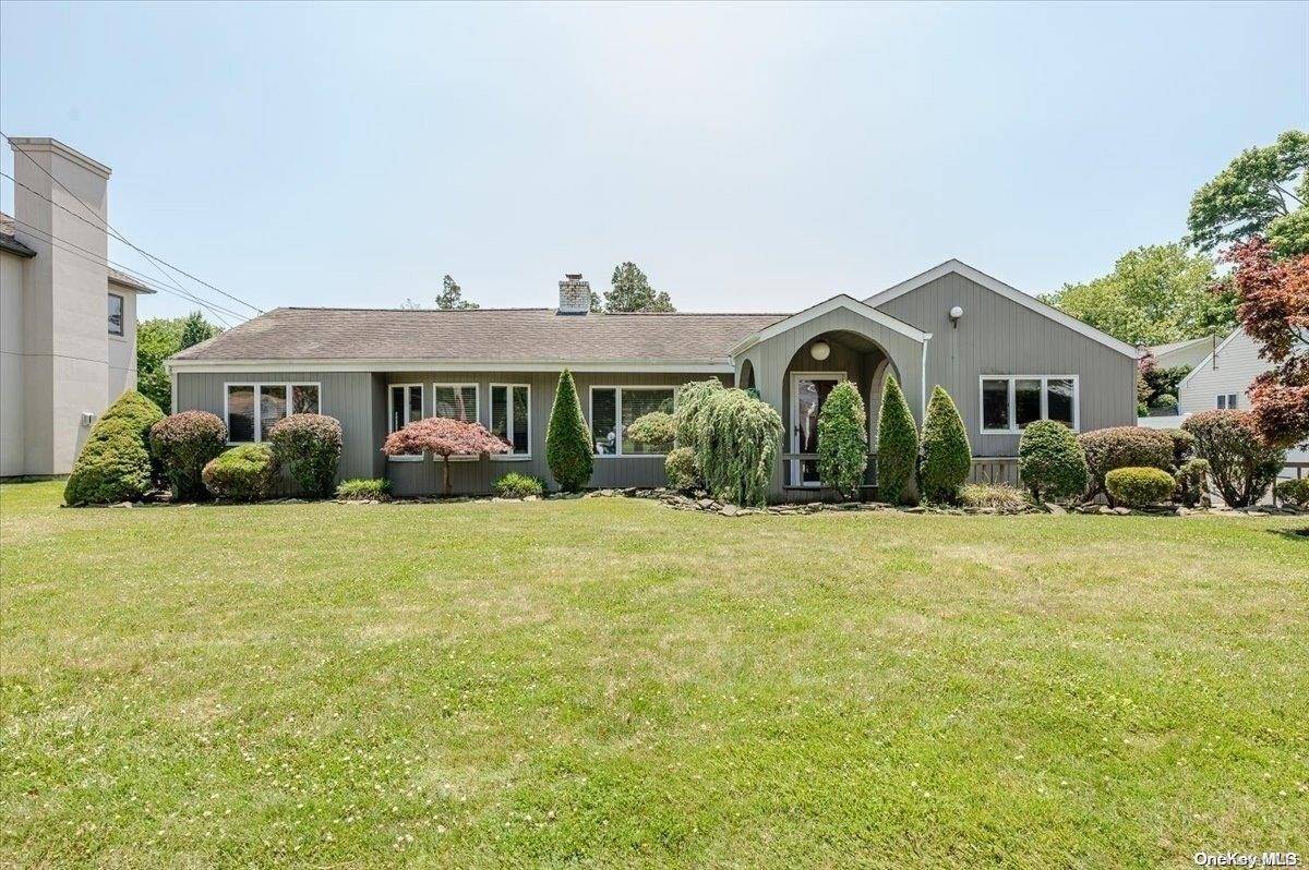 50 Lagoon BLVD, Massapequa, NY 11758