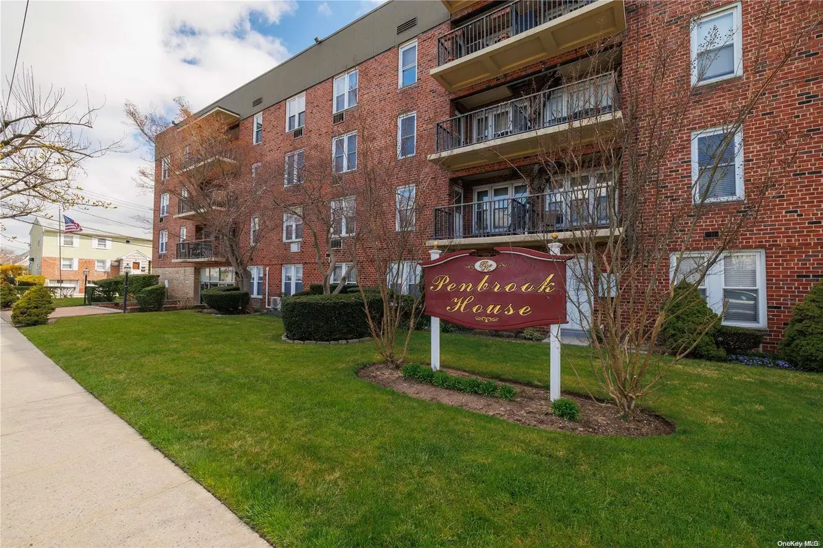 60 Hempstead AVE #3Q, Lynbrook, NY 11563