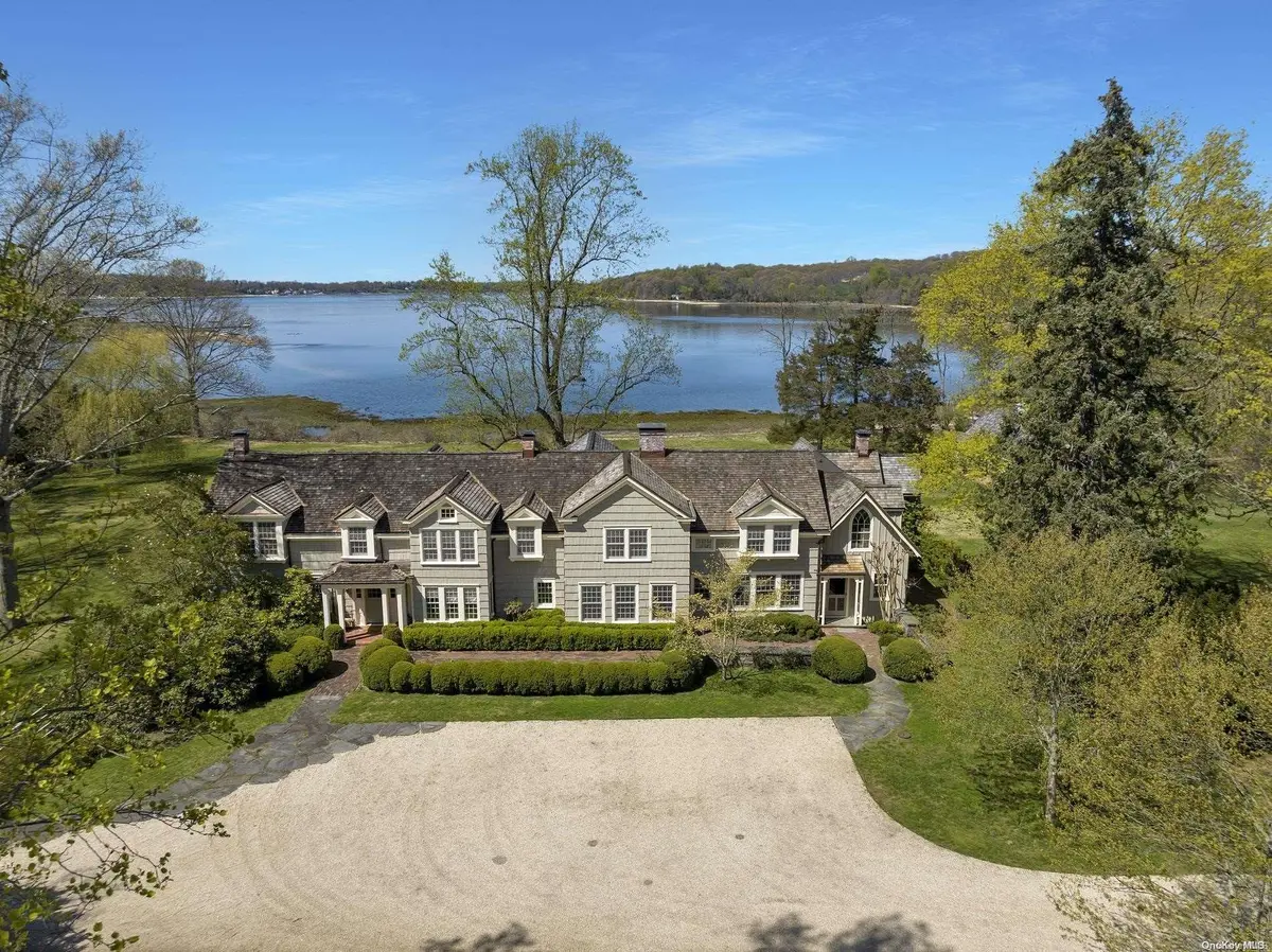 1 Cove Neck RD, Cove Neck, NY 11771