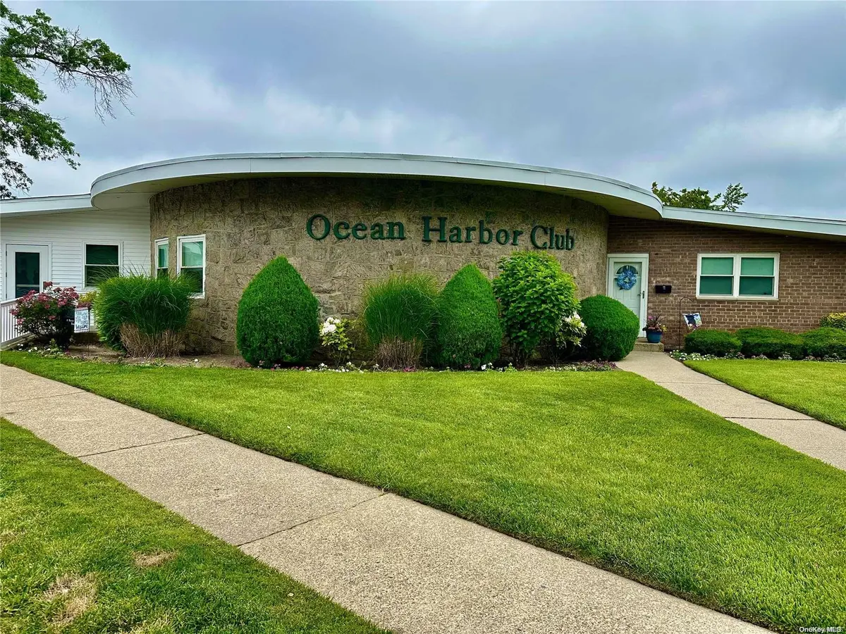 4 Rose #1-A1, Oceanside, NY 11572