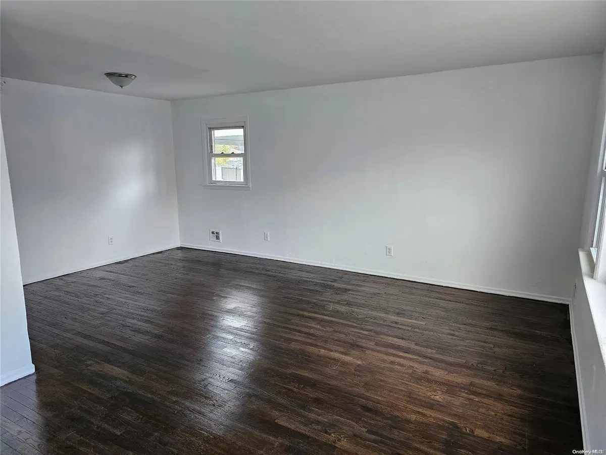 148-150 Wellesley ST, Hempstead, NY 11550