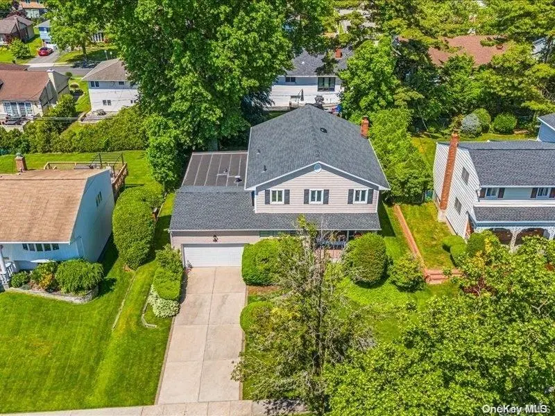 480 Old Courthouse RD, Manhasset Hills, NY 11040