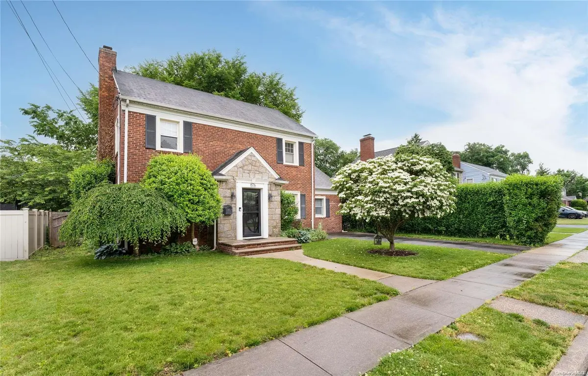 1576 Victoria ST, North Baldwin, NY 11510
