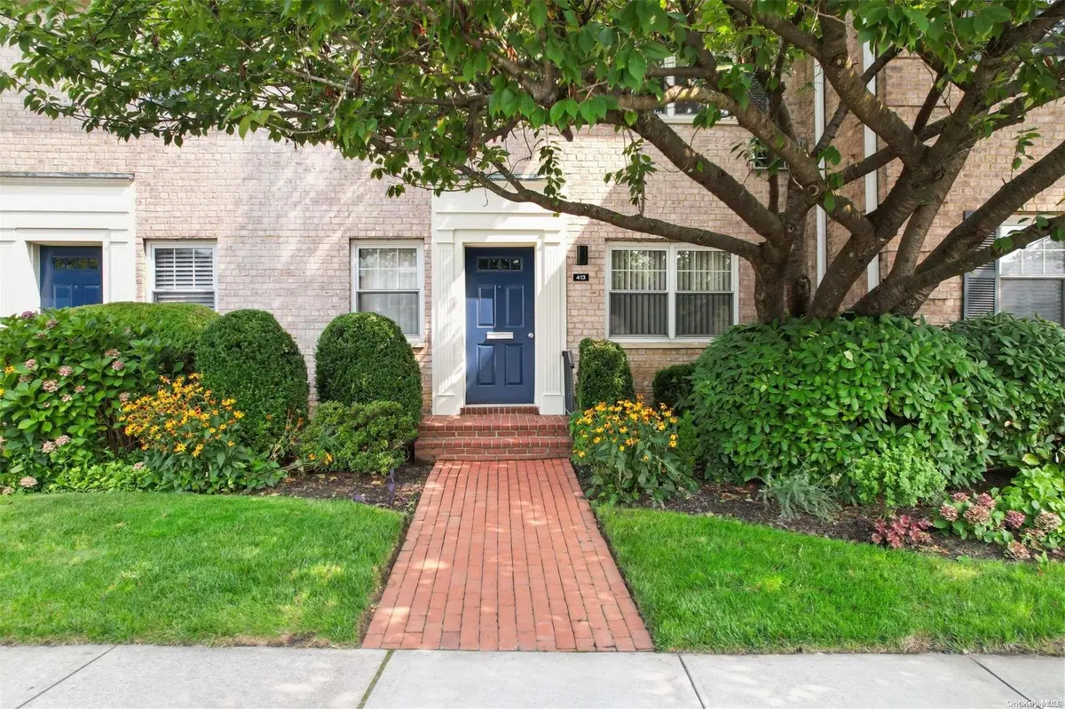413 Merrick Rd #2B, Rockville Centre, NY 11570