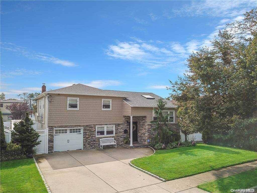 387 Montgomery AVE, Oceanside, NY 11572