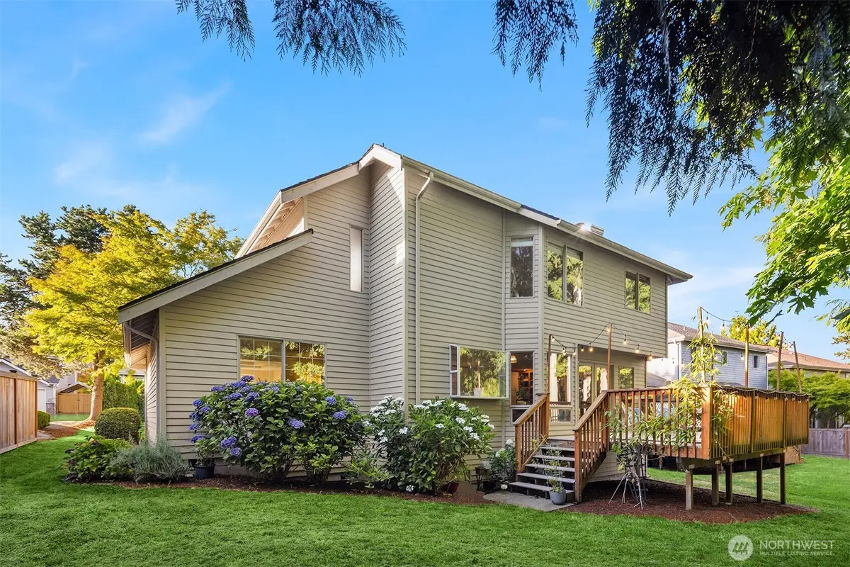 22413 NE 9th DR, Sammamish, WA 98074