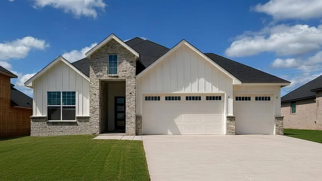 8817 Hidden Meadow DR, Edmond, OK 73007