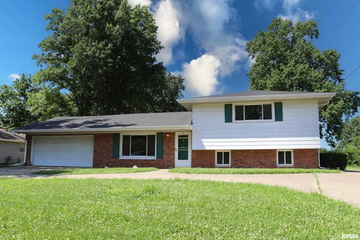 1508 SPRINGFIELD RD, East Peoria, IL 61611