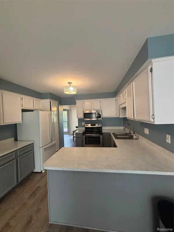 49370 Mayflower CT #55, Shelby Charter Township, MI 48315