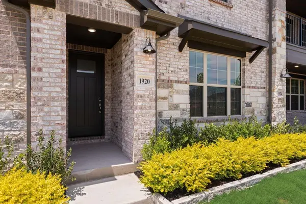 1920 Watermark Mews, Rowlett, TX 75088