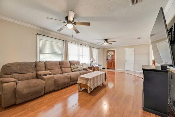 919 Surry Place Drive, Cleburne, TX 76033