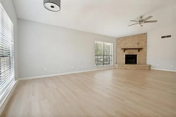 2602 Knoll Trail, Euless, TX 76039