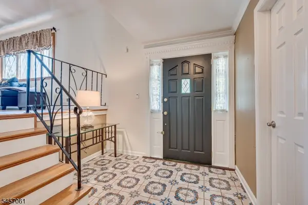 36 Foxwood Dr, Franklin Twp., NJ 08873