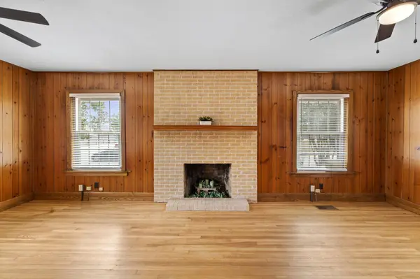 1013 E 38th 1/2 ST, Austin, TX 78751
