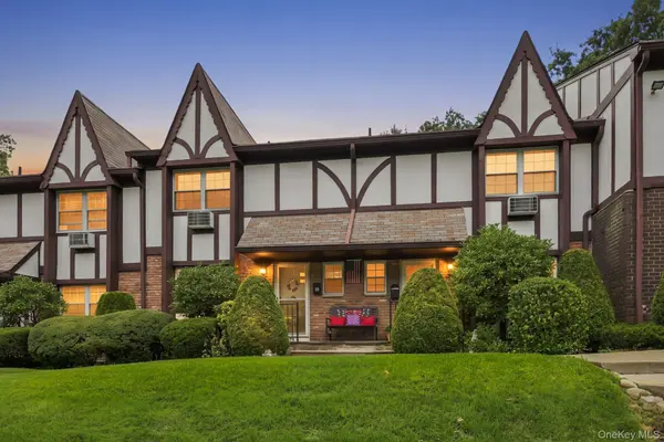 72 Yorkshire DR, Suffern, NY 10901