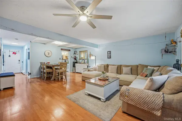 72 Yorkshire DR, Suffern, NY 10901