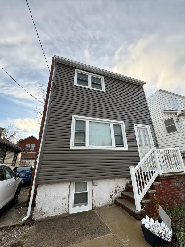 30 seafoam ST, Staten Island, NY 10306