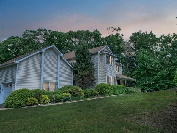 129 Wellington DR, Carmel, NY 10512