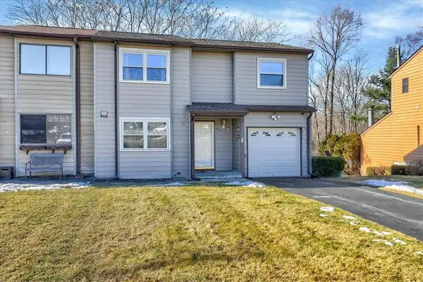 45 Hamlet CT, Wappingers Falls, NY 12590