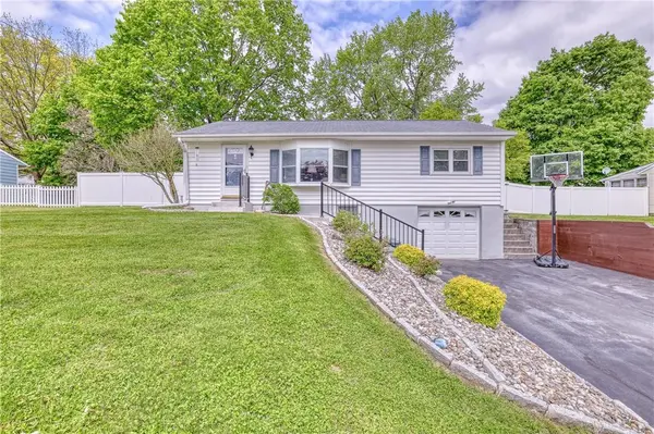 21 Hudson DR, New Windsor, NY 12553