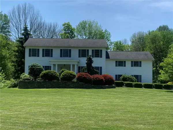 11 Dixon CT, Poughquag, NY 12570