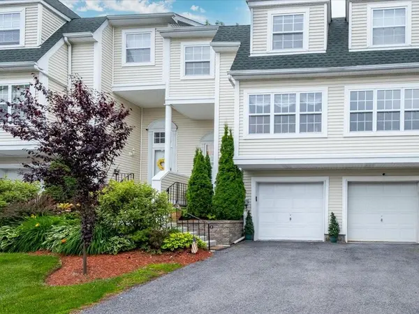 209 Sara LN #8C, Newburgh, NY 12550