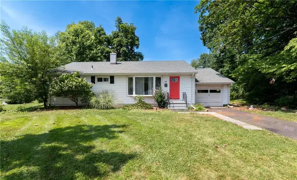 50 Terrace LN, Blauvelt, NY 10913