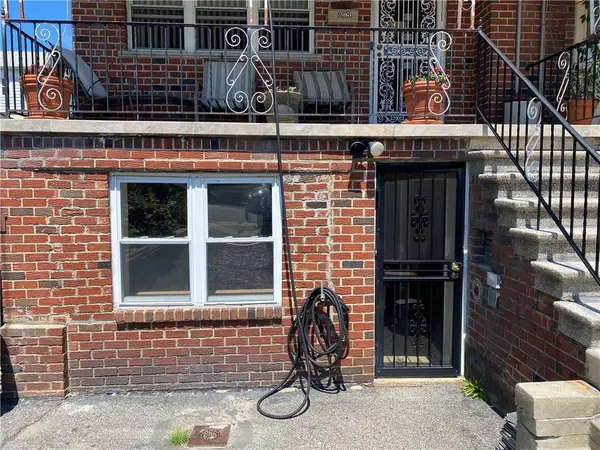 1961 Bussing AVE, Bronx, NY 10466