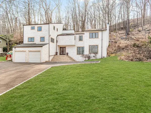 31 Byram Hill RD, Armonk, NY 10504