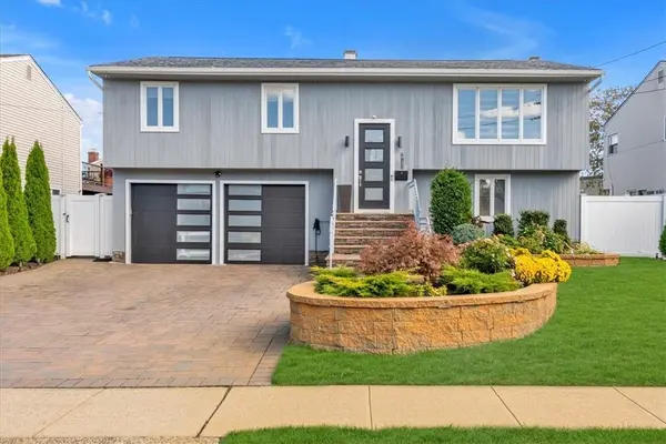 2733 Lee PL,  South Bellmore,  NY 11710