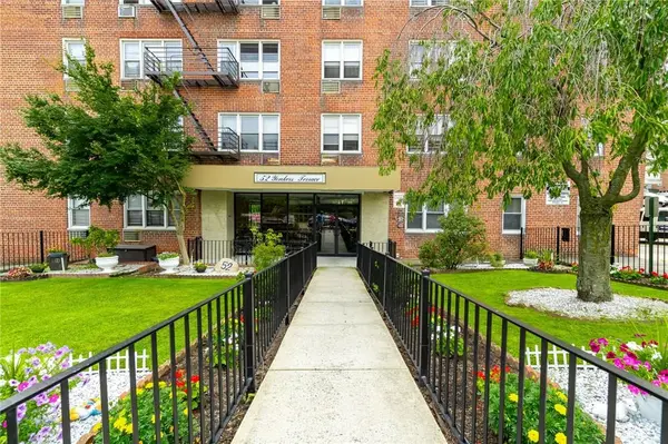 52 Yonkers TER #4C, Yonkers, NY 10704