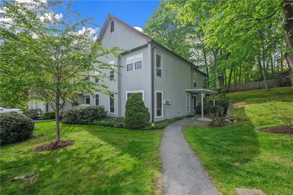 6 Woods Brooke LN #2, Yorktown Heights, NY 10598