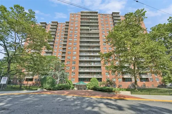 3410 De Reimer AVE #12F, Bronx, NY 10475