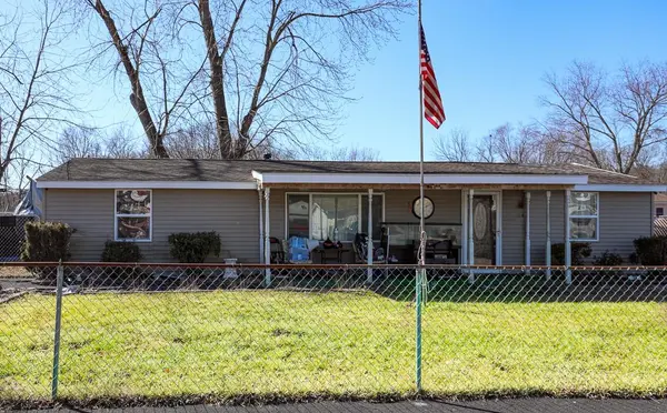18 Center RD, Mount Marion, NY 12456