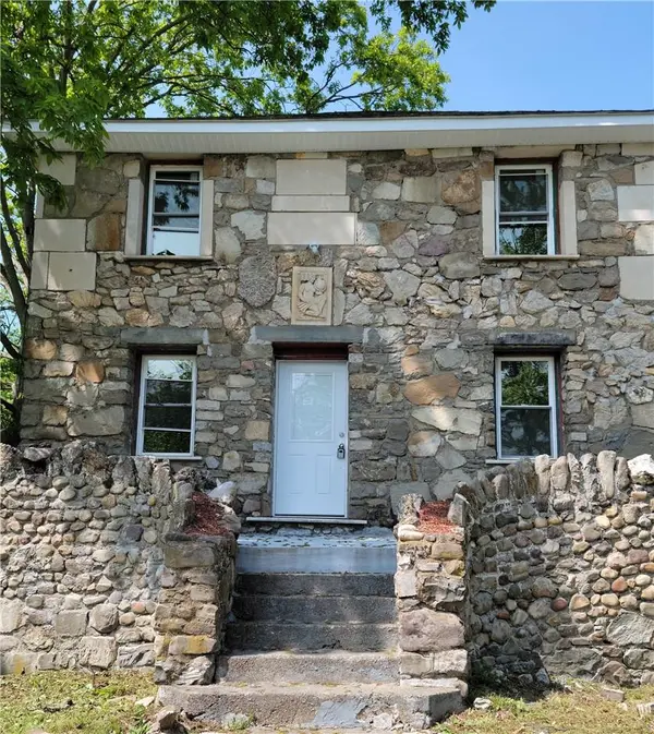 19 Jacqueline ST, New Windsor, NY 12553