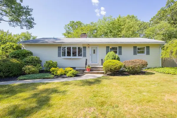 11 Robertson DR, Pearl River, NY 10965