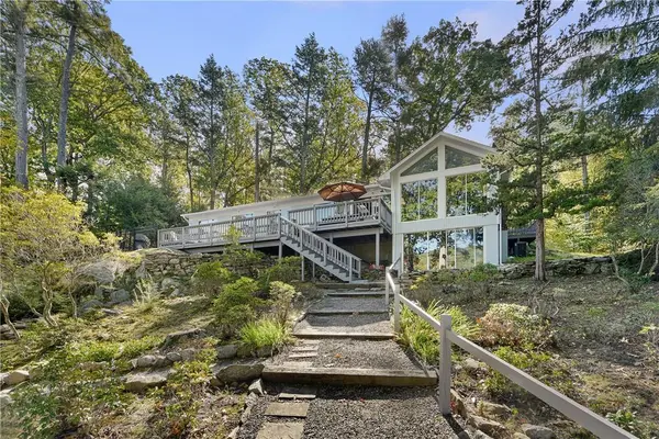 40 Perch Bay RD, Waccabuc, NY 10597